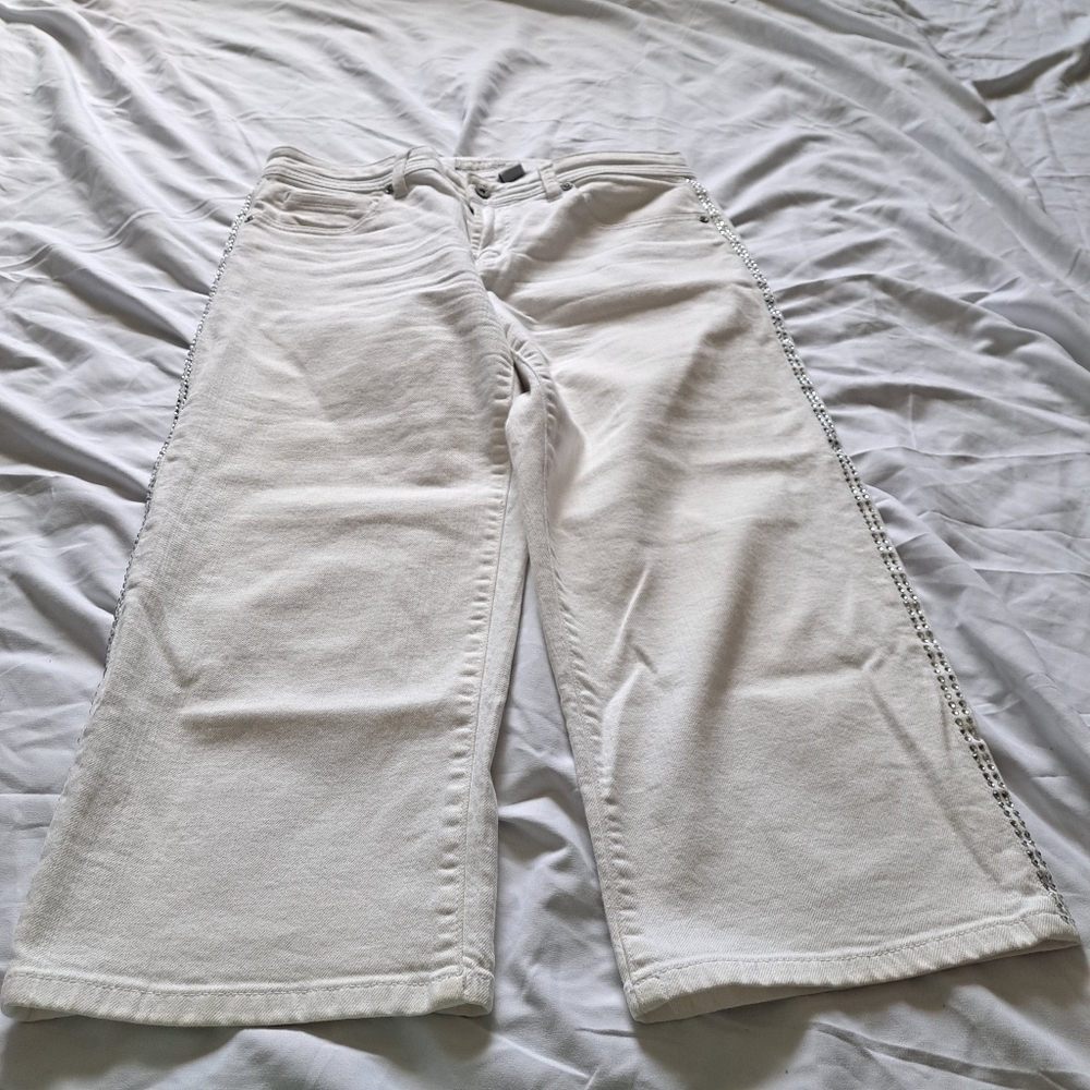 Chico's | White rhinestone details women's Capri jeans size 1 - Picture 6 of 14